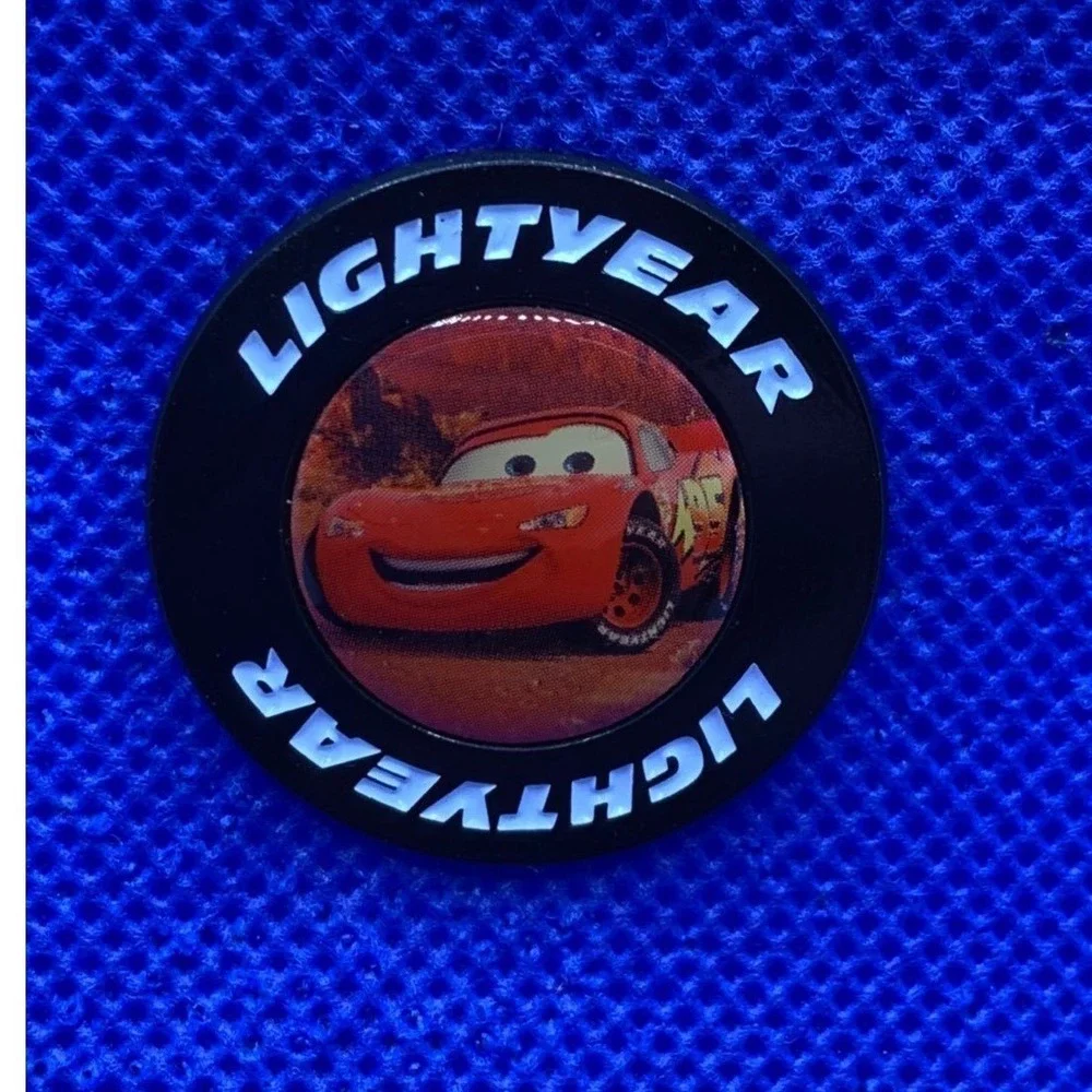 Cars Lightning McQueen Disney Store Exclusive pin AUTHENTIC Heavy Unique Pixar